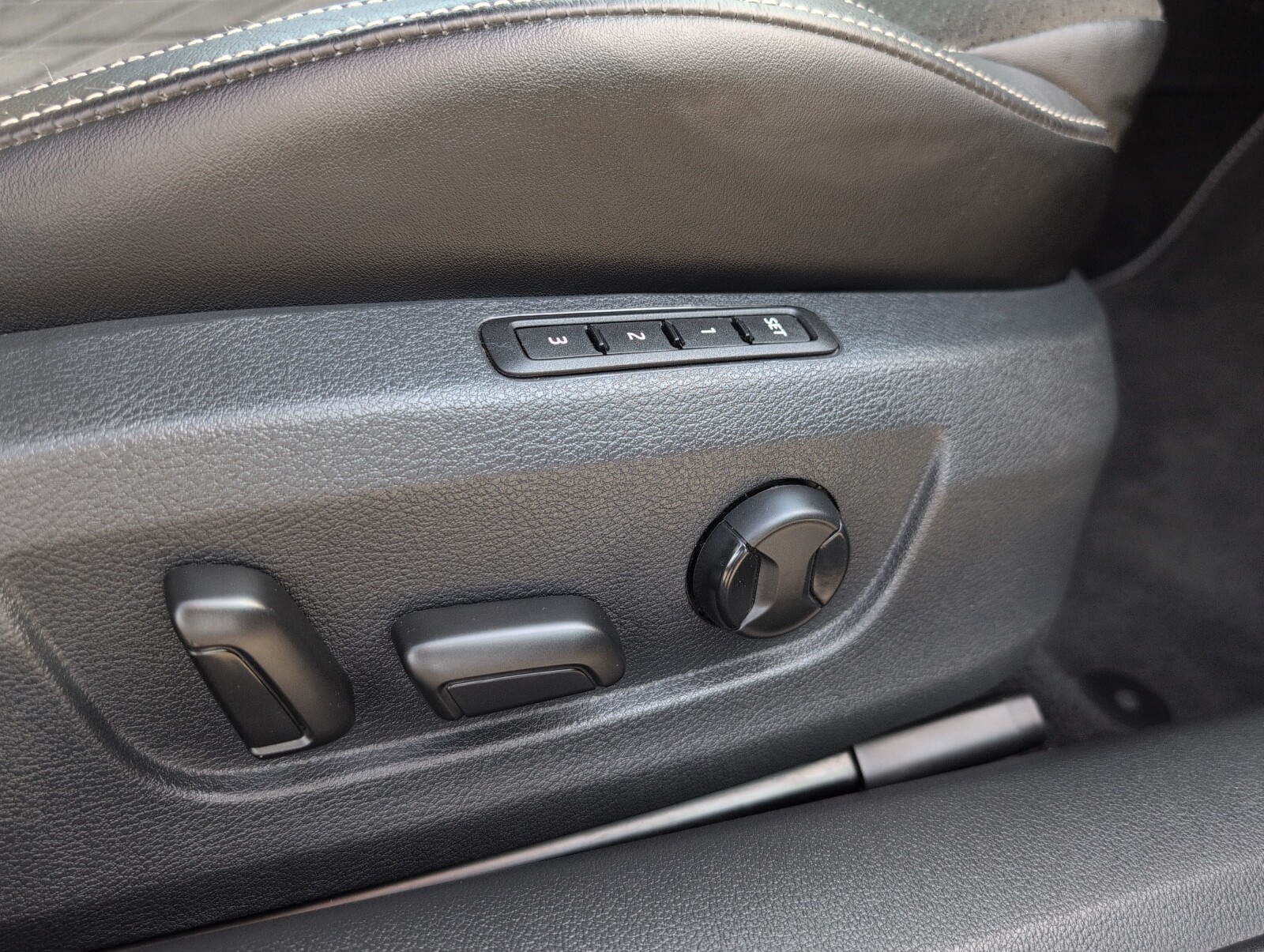 Škoda Superb Combi - zdjęcie 19