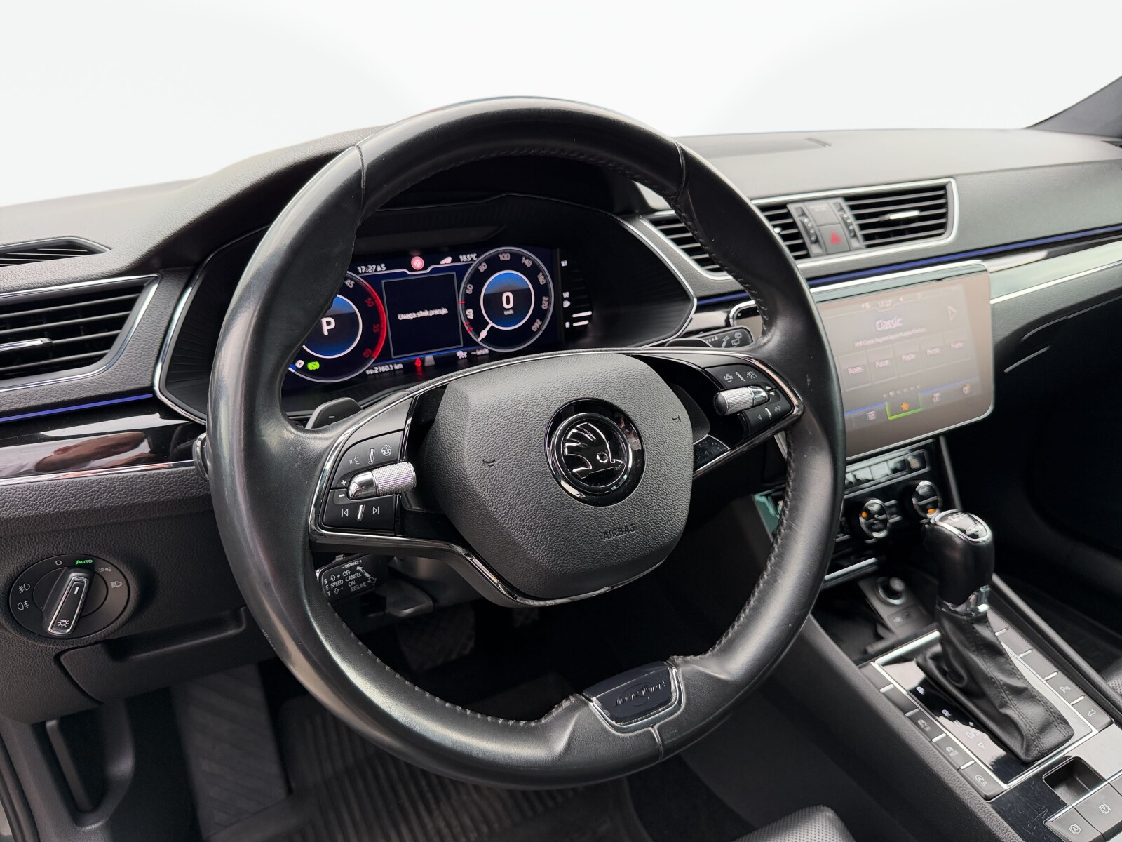 Škoda Superb Combi - zdjęcie 10