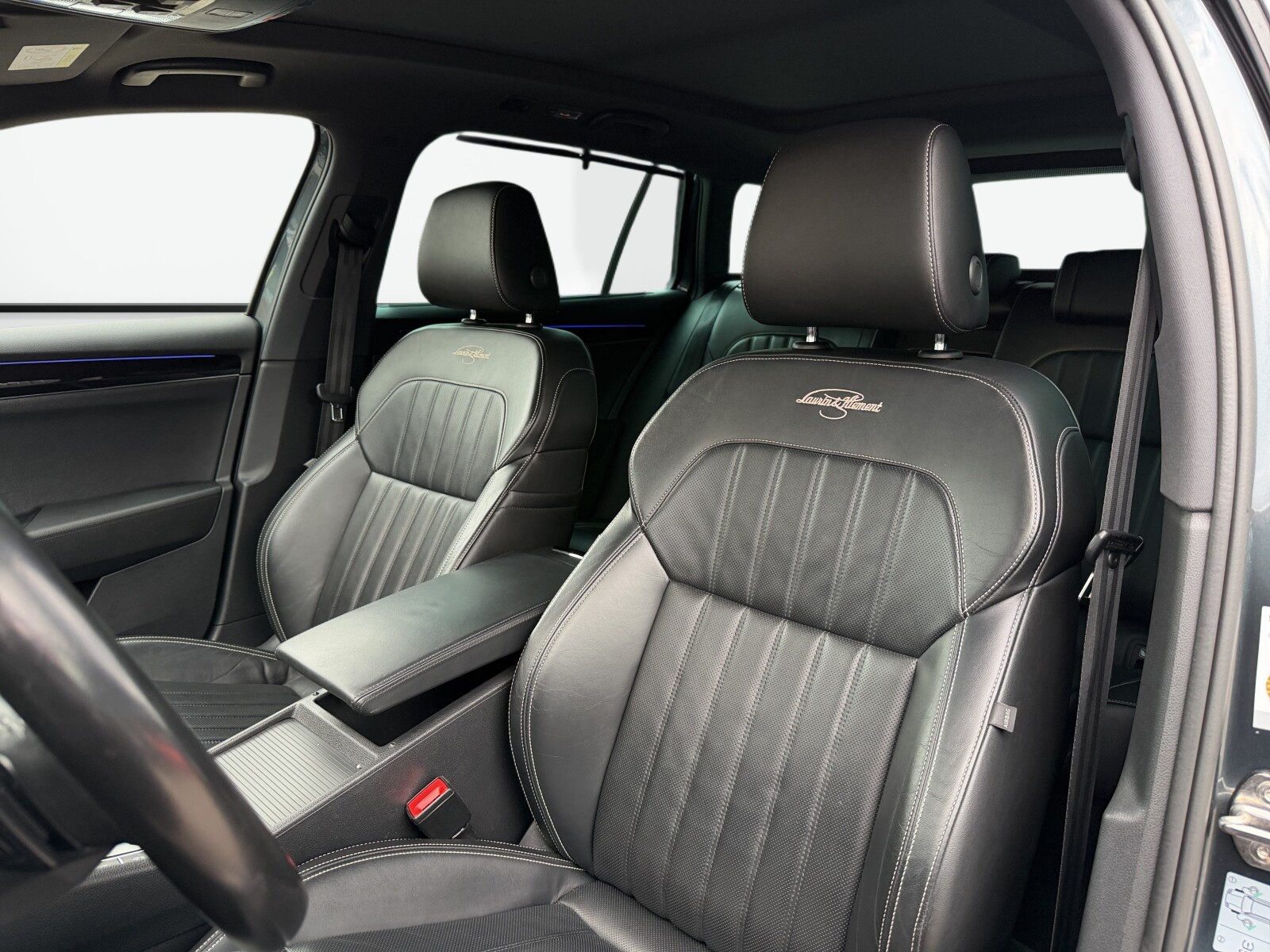 Škoda Superb Combi - zdjęcie 11