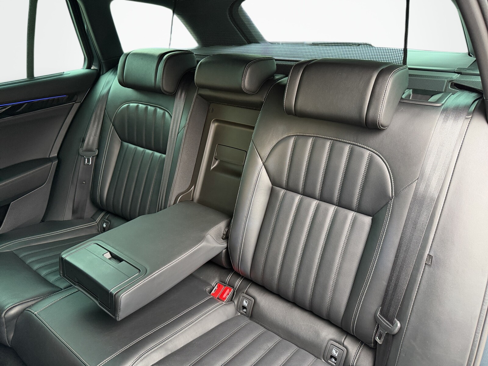 Škoda Superb Combi - zdjęcie 36