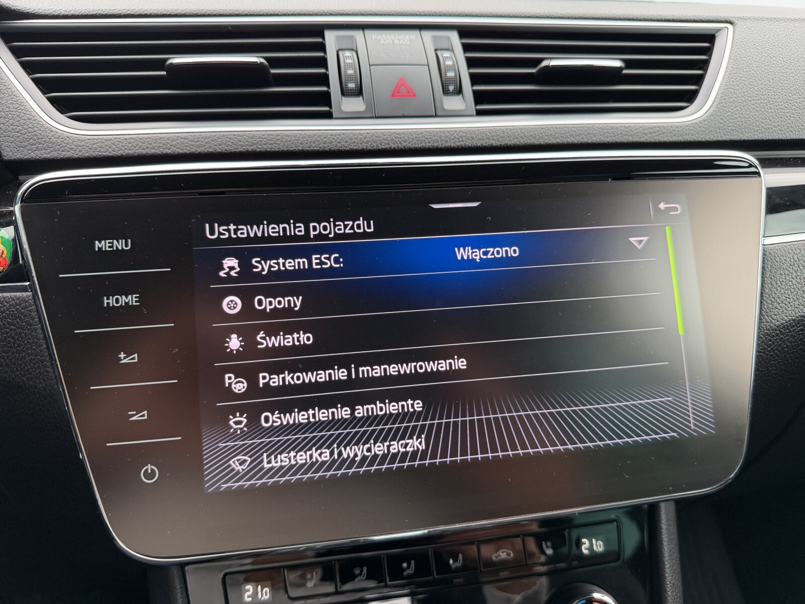 Škoda Superb Combi - zdjęcie 30