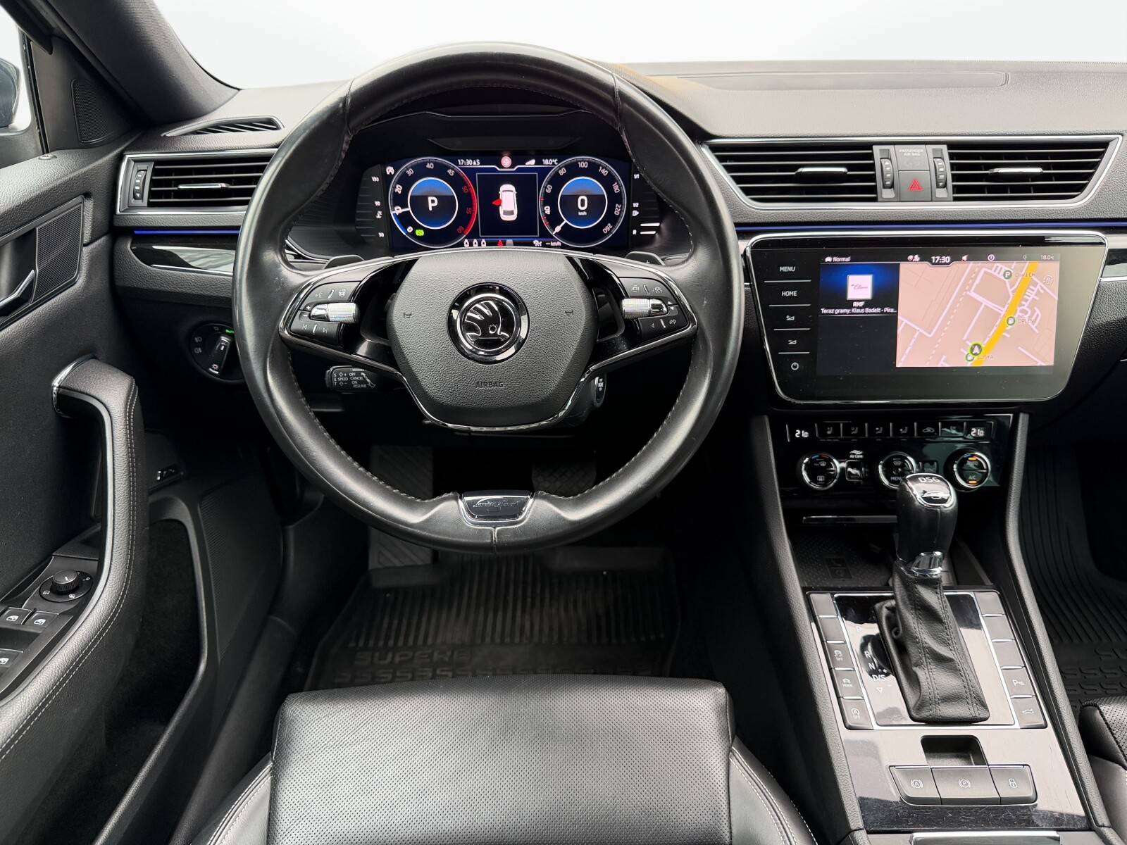 Škoda Superb Combi - zdjęcie 19