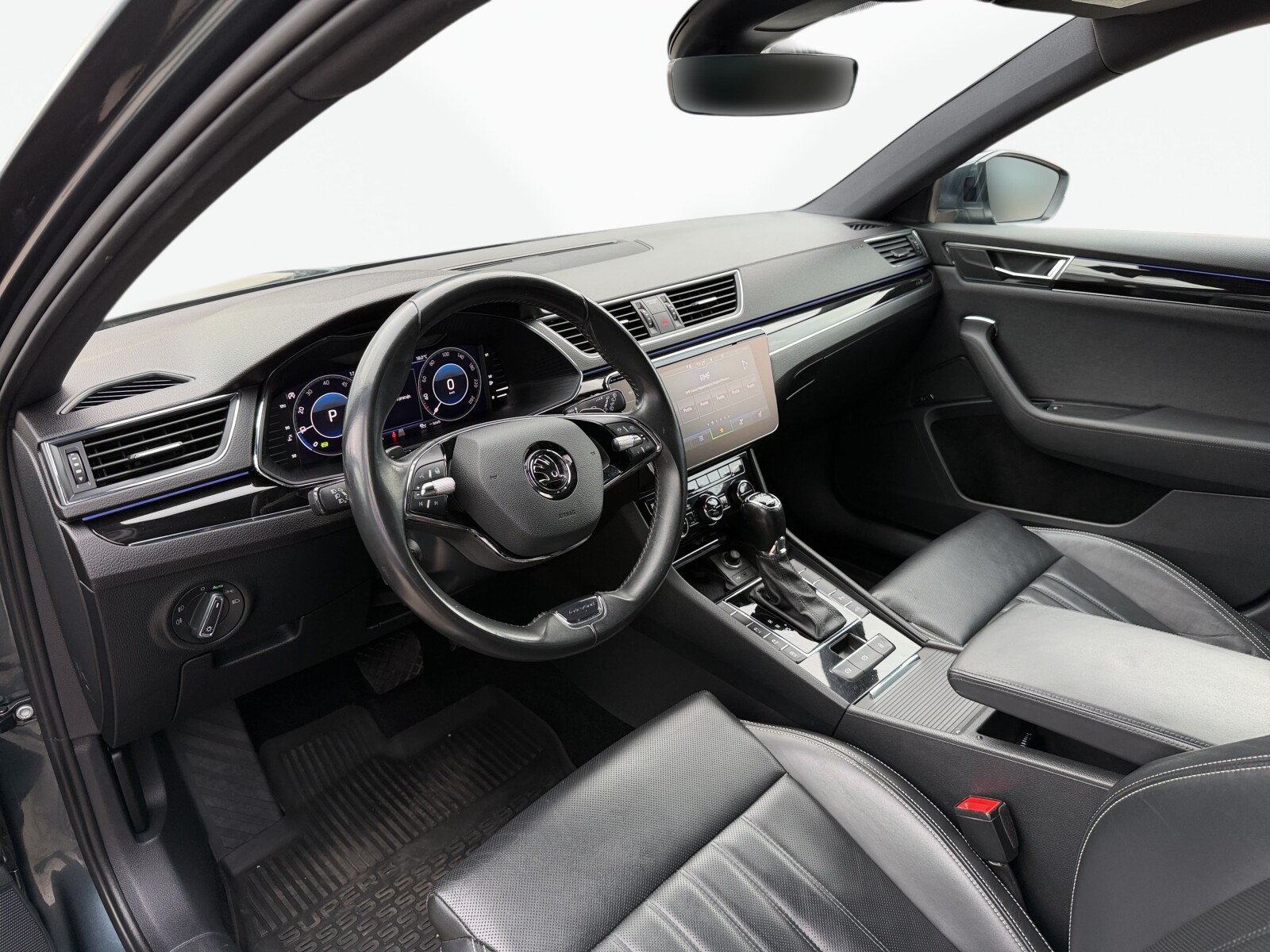 Škoda Superb Combi - zdjęcie 9