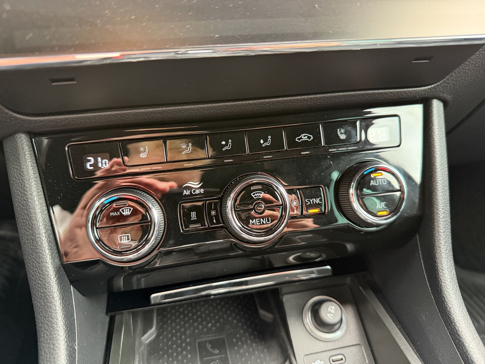 Škoda Superb Combi - zdjęcie 23
