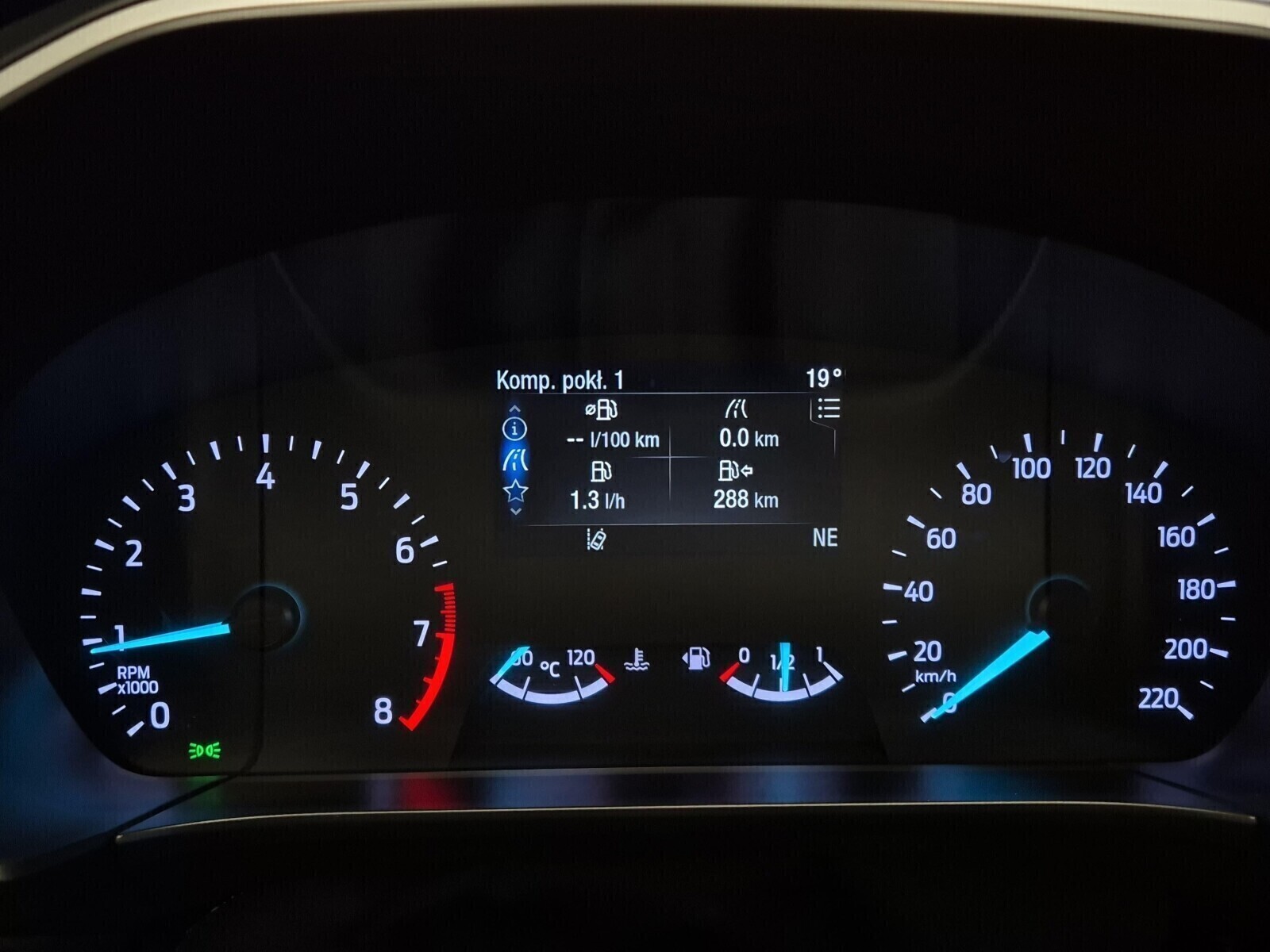 Ford Kuga - zdjęcie 16