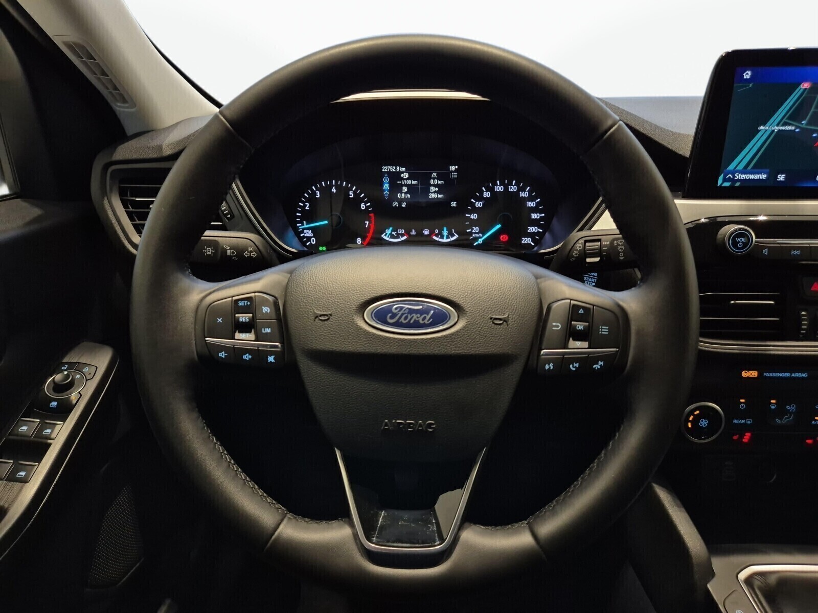 Ford Kuga - zdjęcie 13