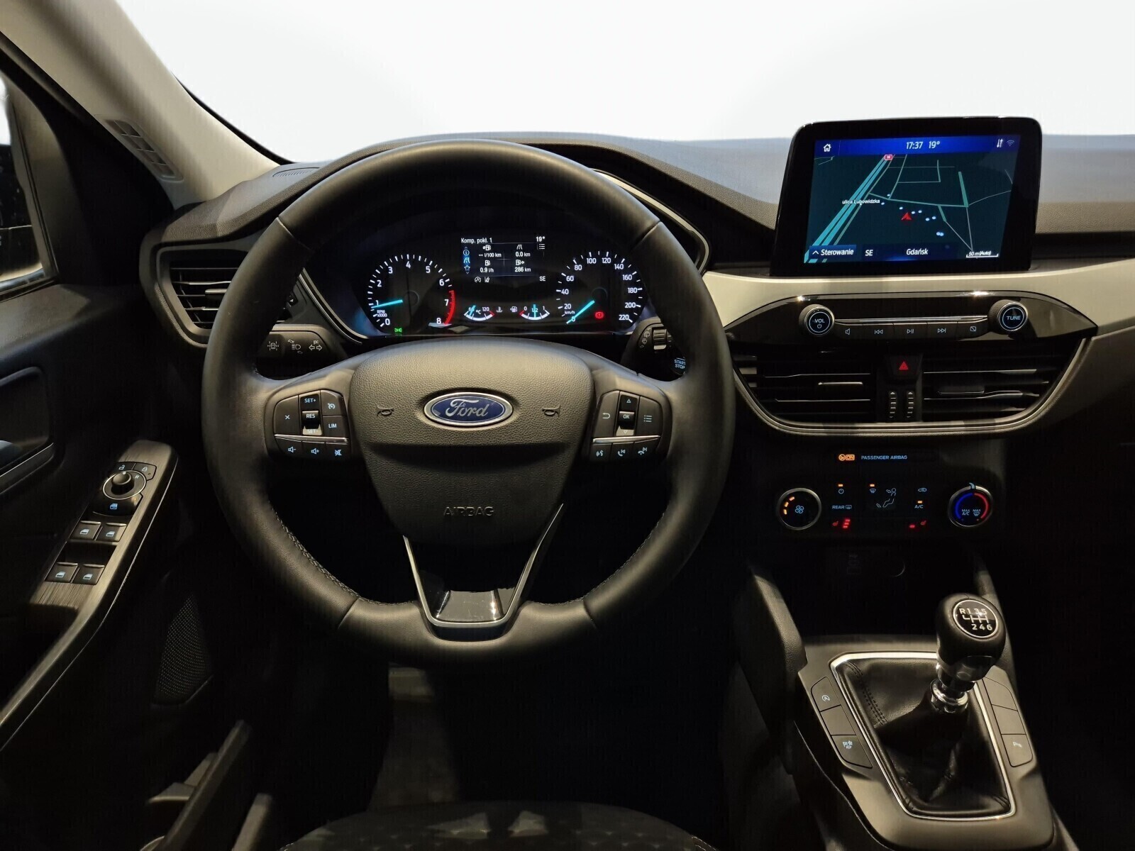 Ford Kuga - zdjęcie 9