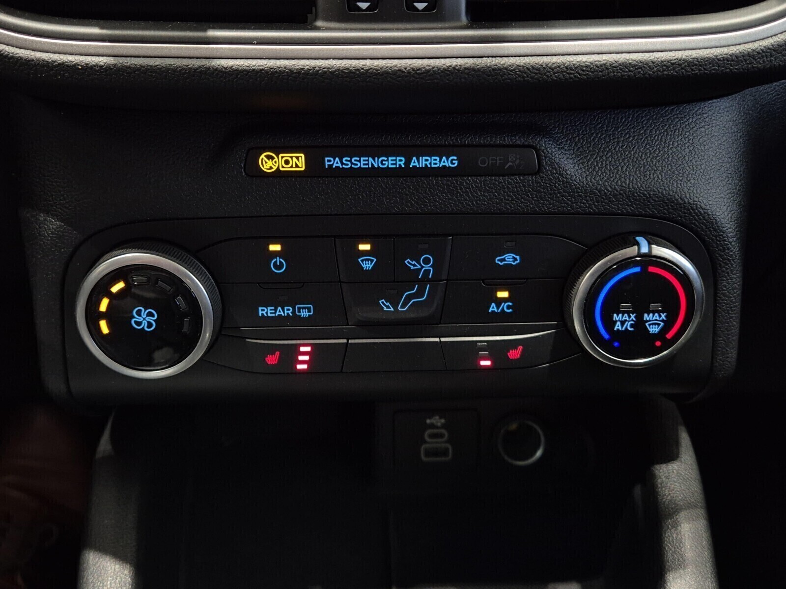 Ford Kuga - zdjęcie 19