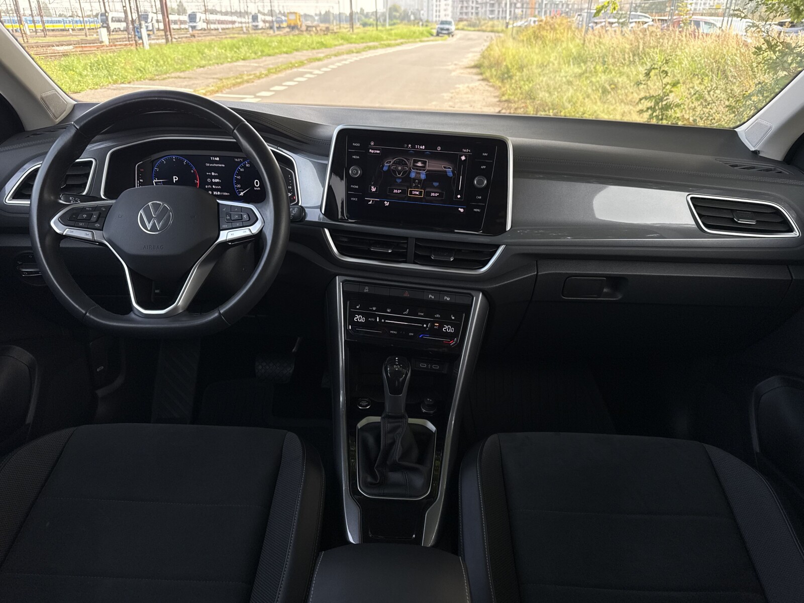 Volkswagen T-Roc - zdjęcie 9