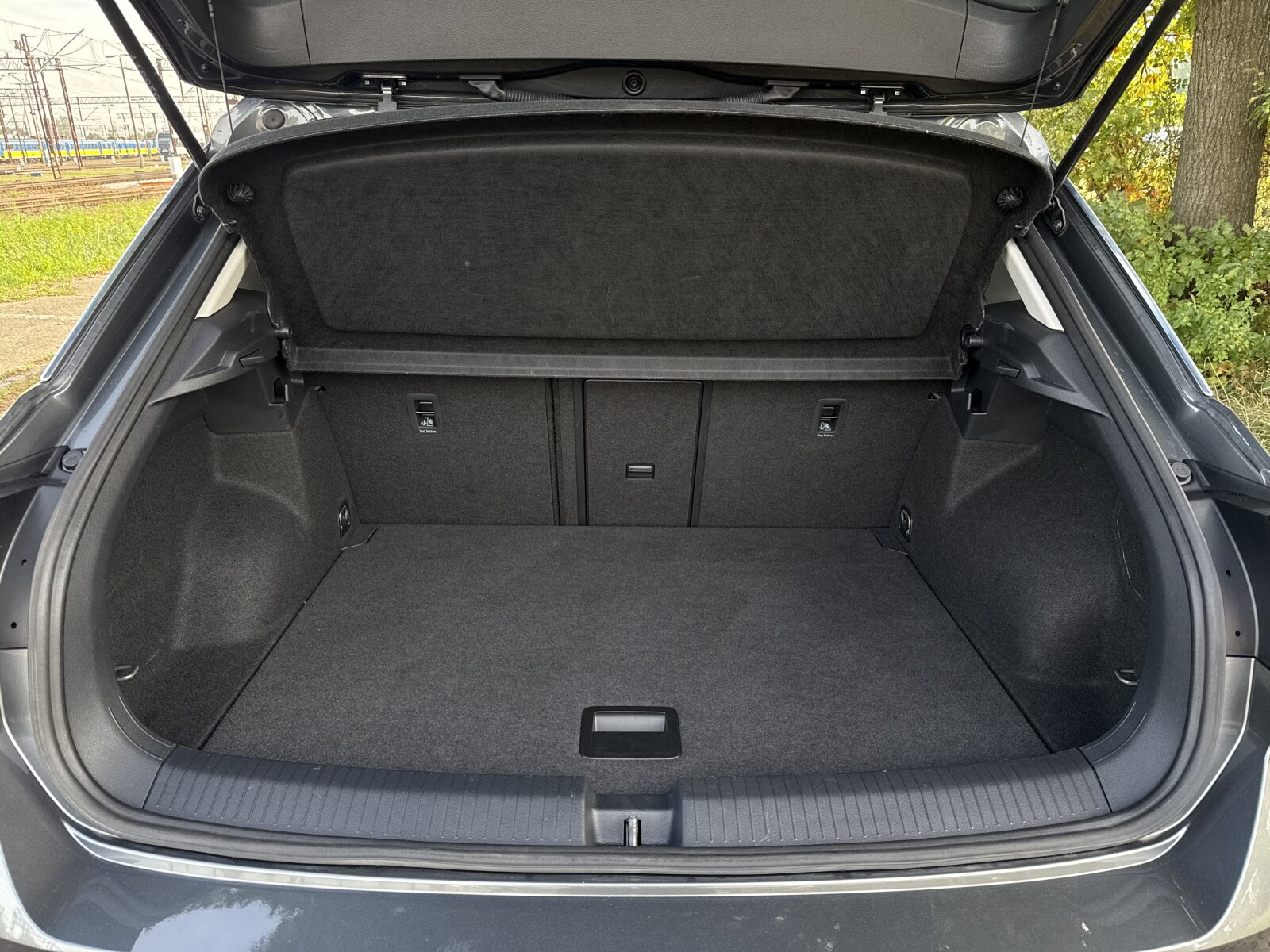 Volkswagen T-Roc - zdjęcie 35