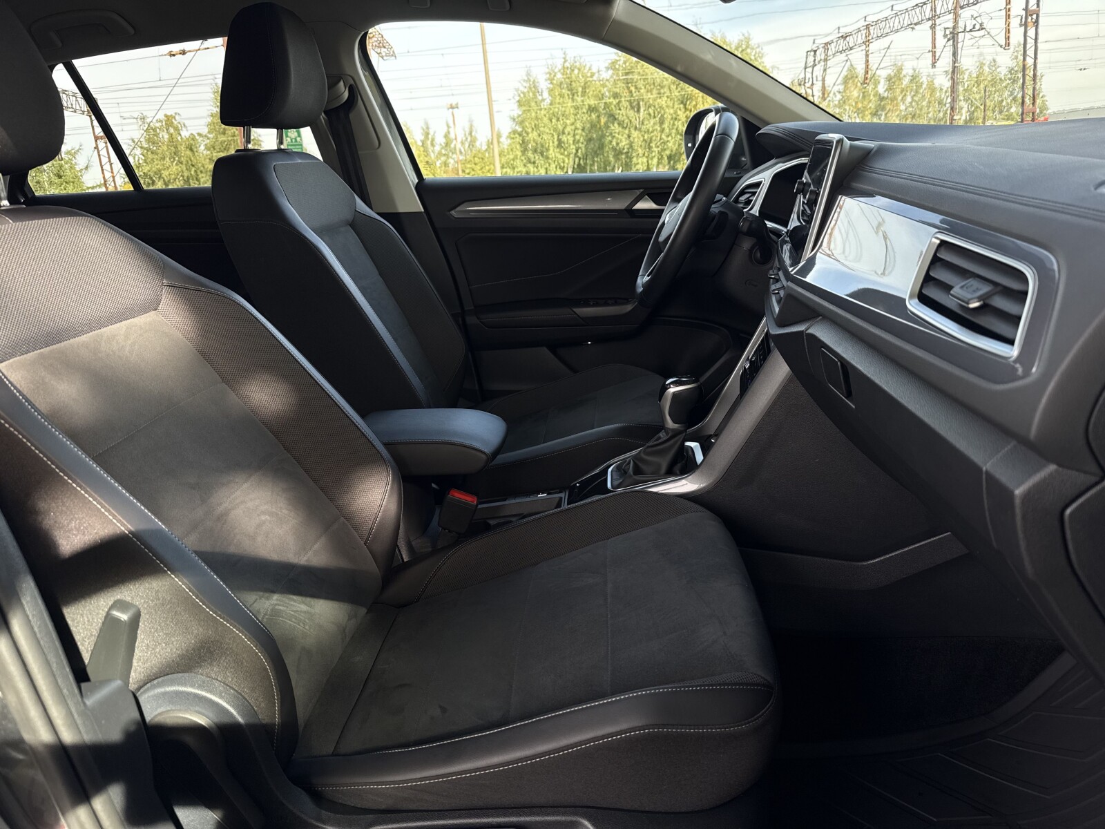 Volkswagen T-Roc - zdjęcie 12