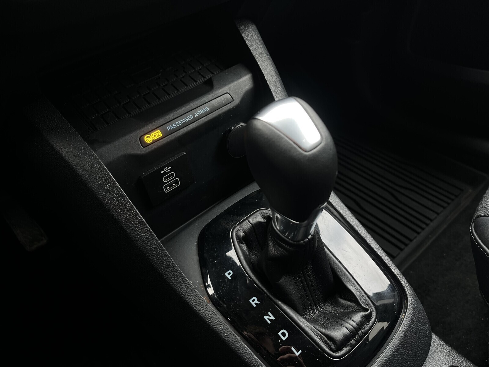 Ford Tourneo Courier - zdjęcie 25