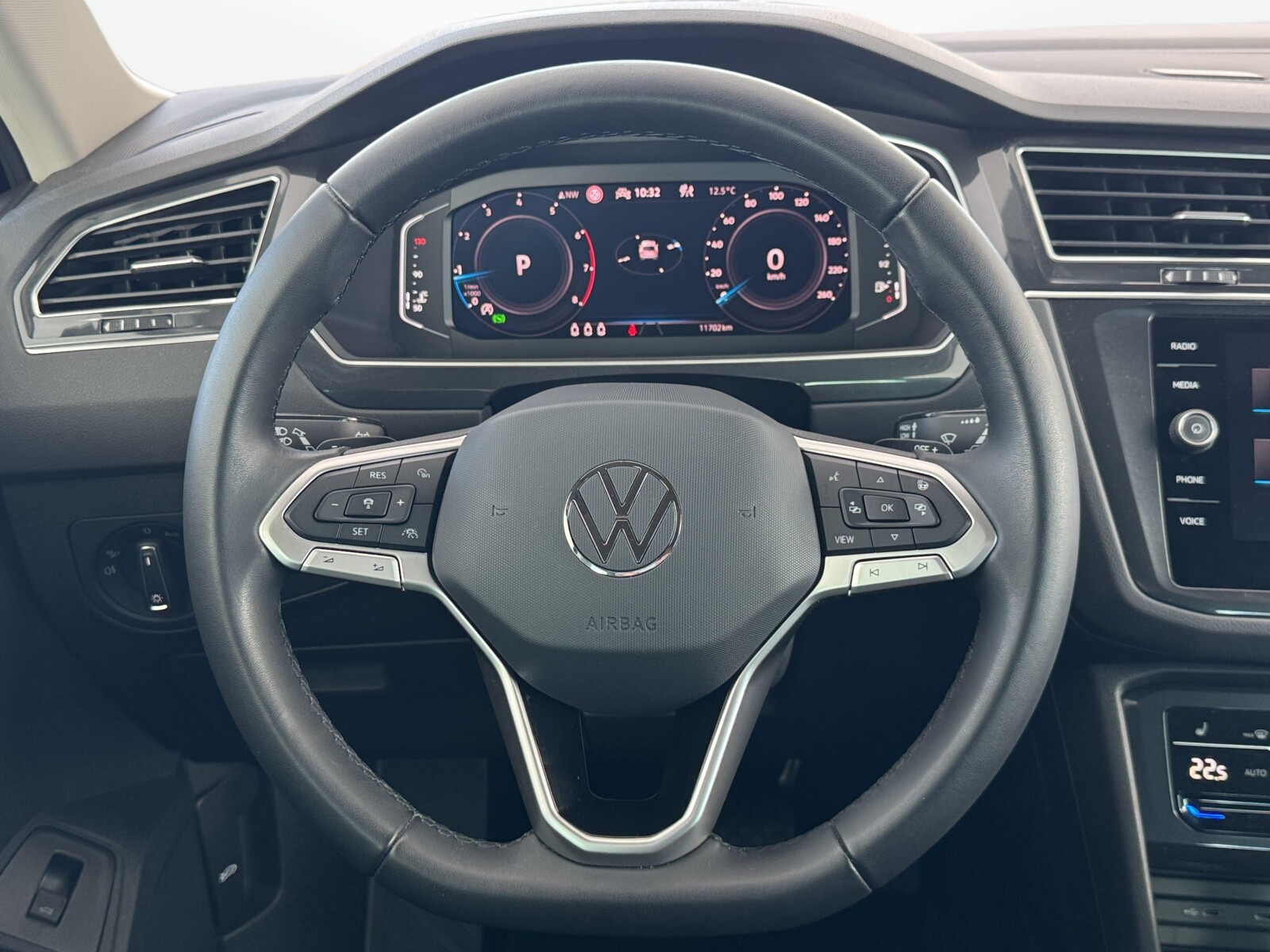 Volkswagen Tiguan - zdjęcie 11