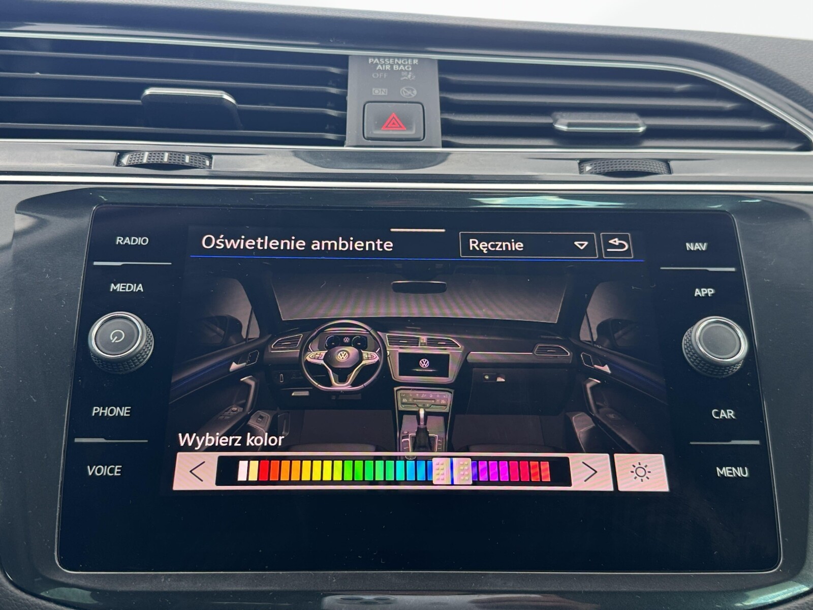 Volkswagen Tiguan - zdjęcie 21
