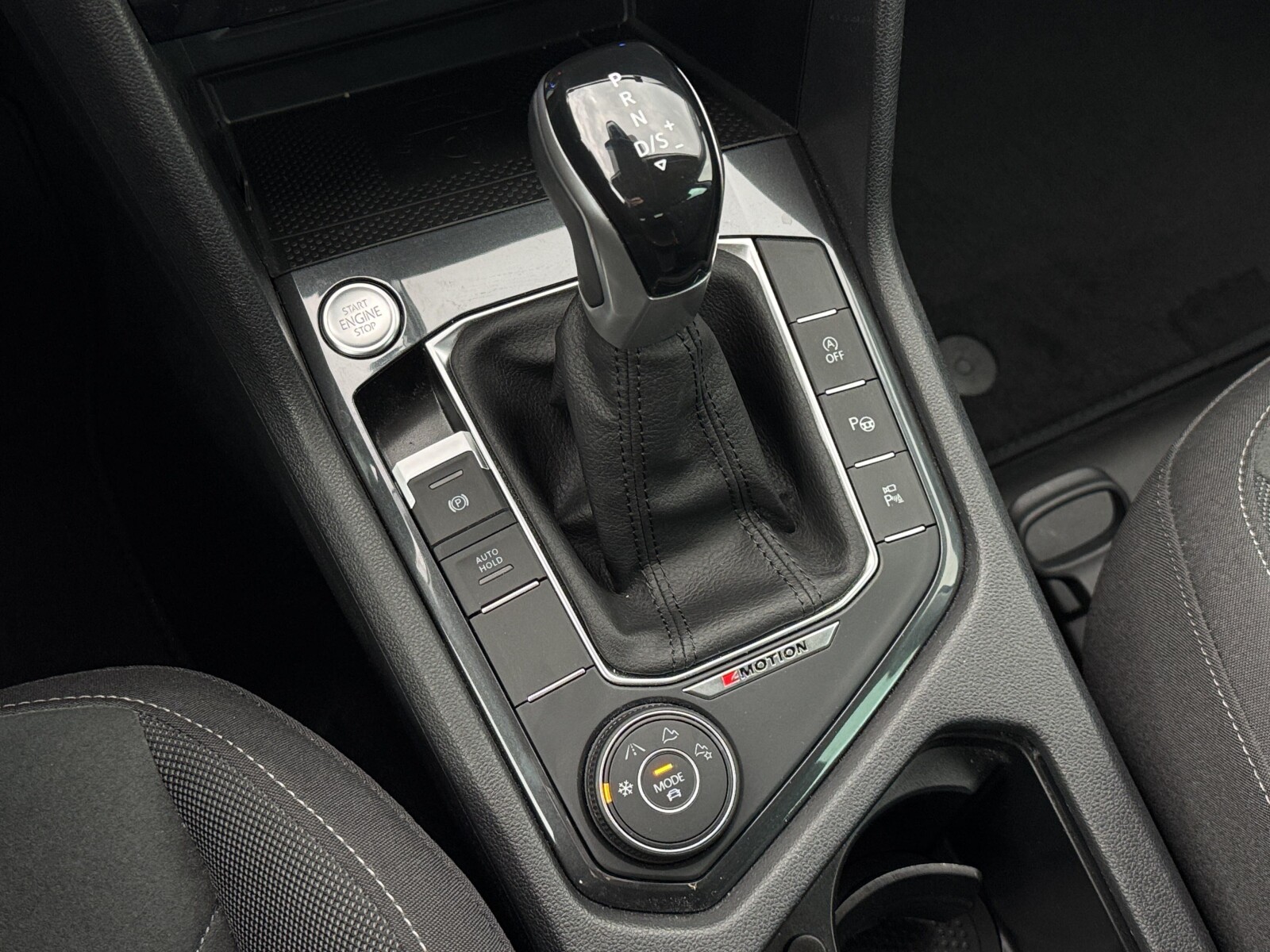 Volkswagen Tiguan - zdjęcie 26