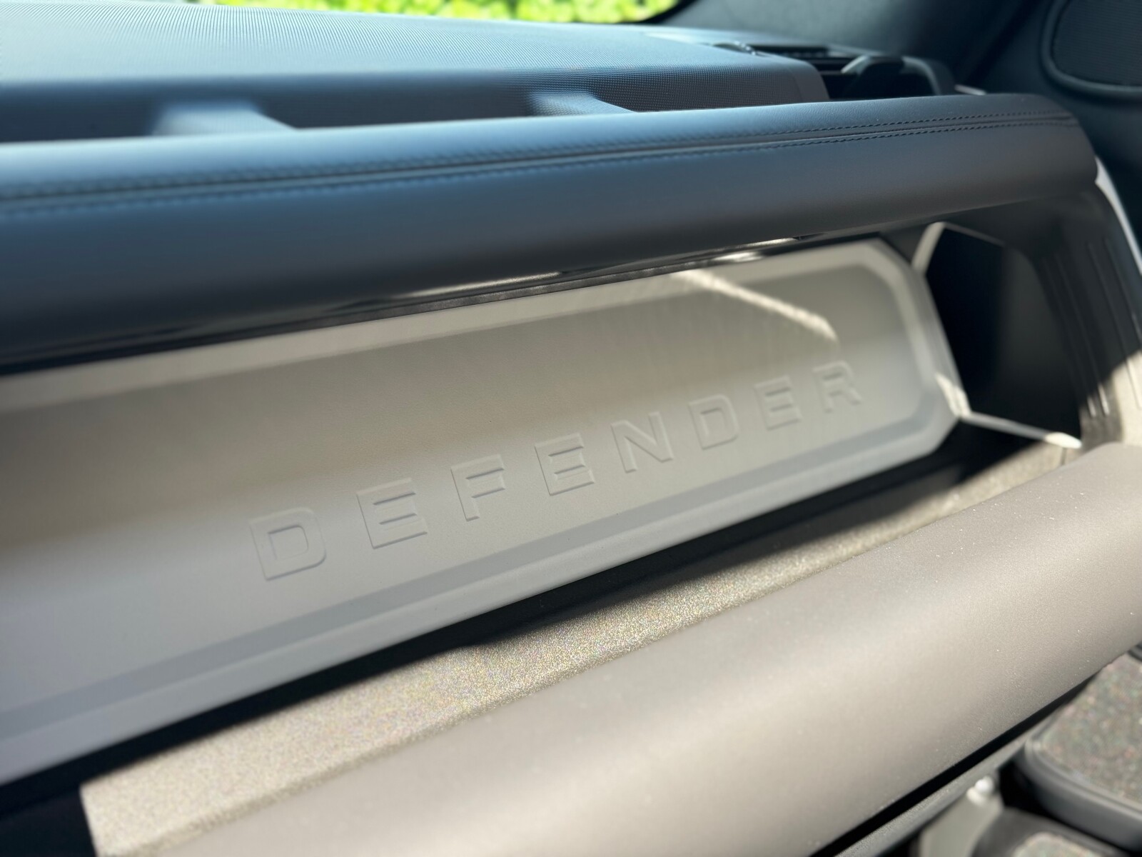 Land Rover Defender 110 - zdjęcie 13