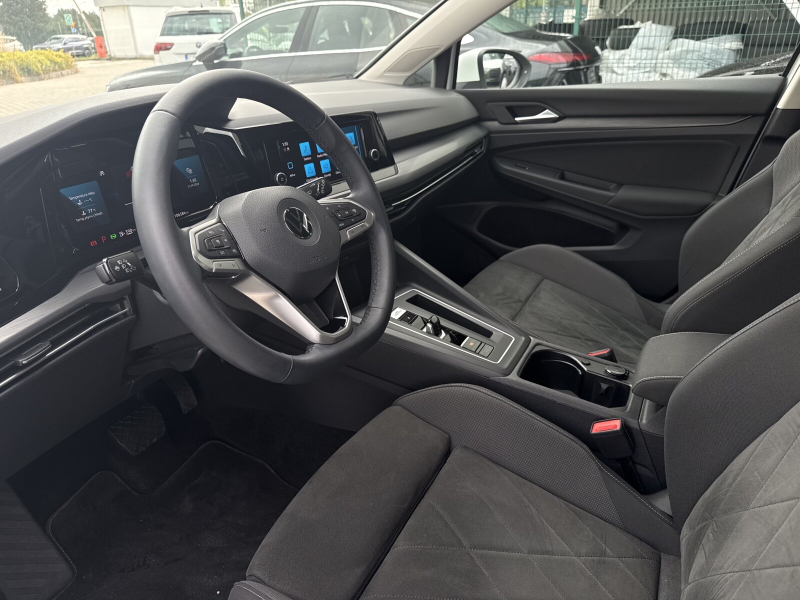 Volkswagen Golf - zdjęcie 11