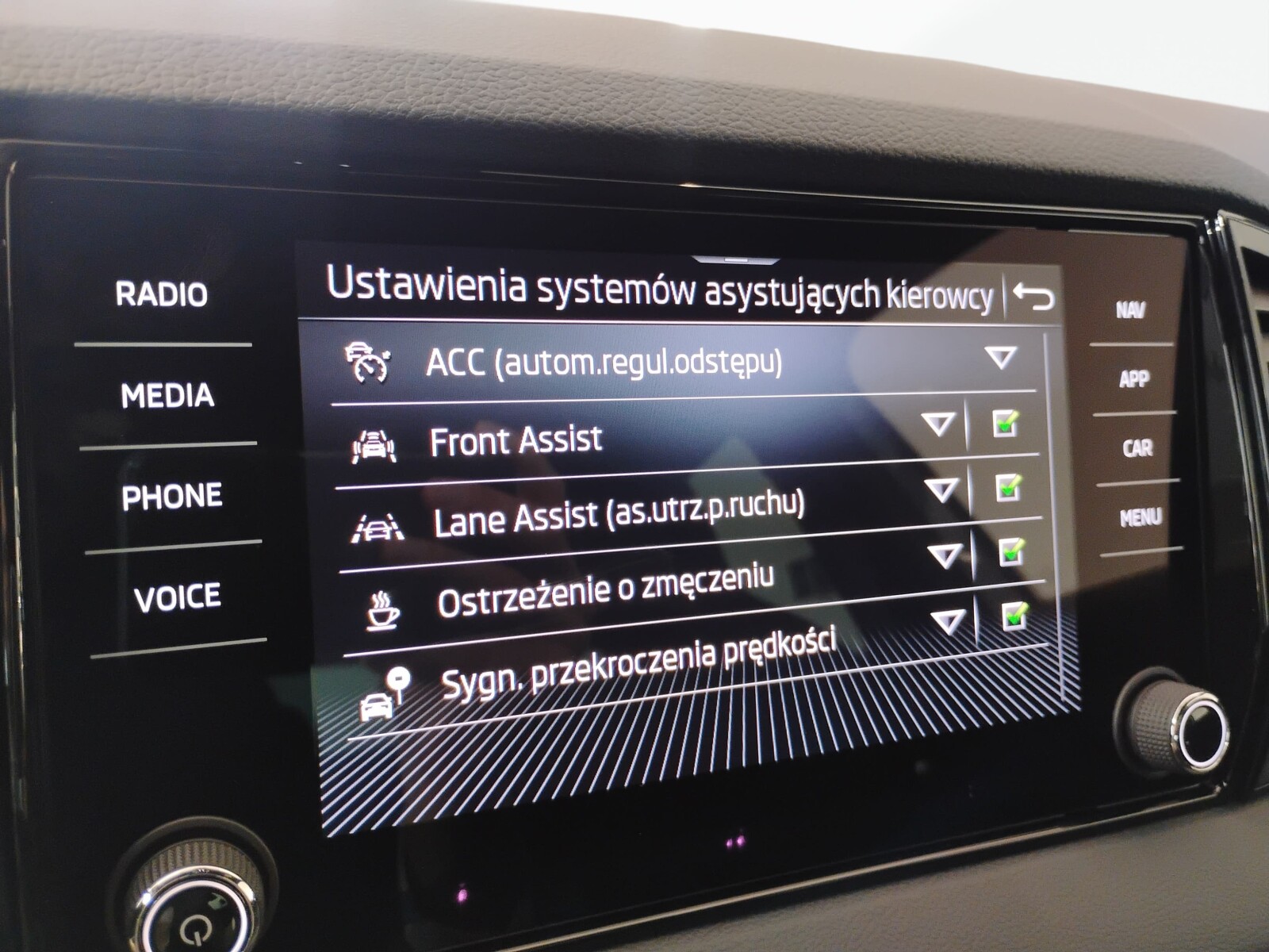 Škoda Karoq - zdjęcie 33
