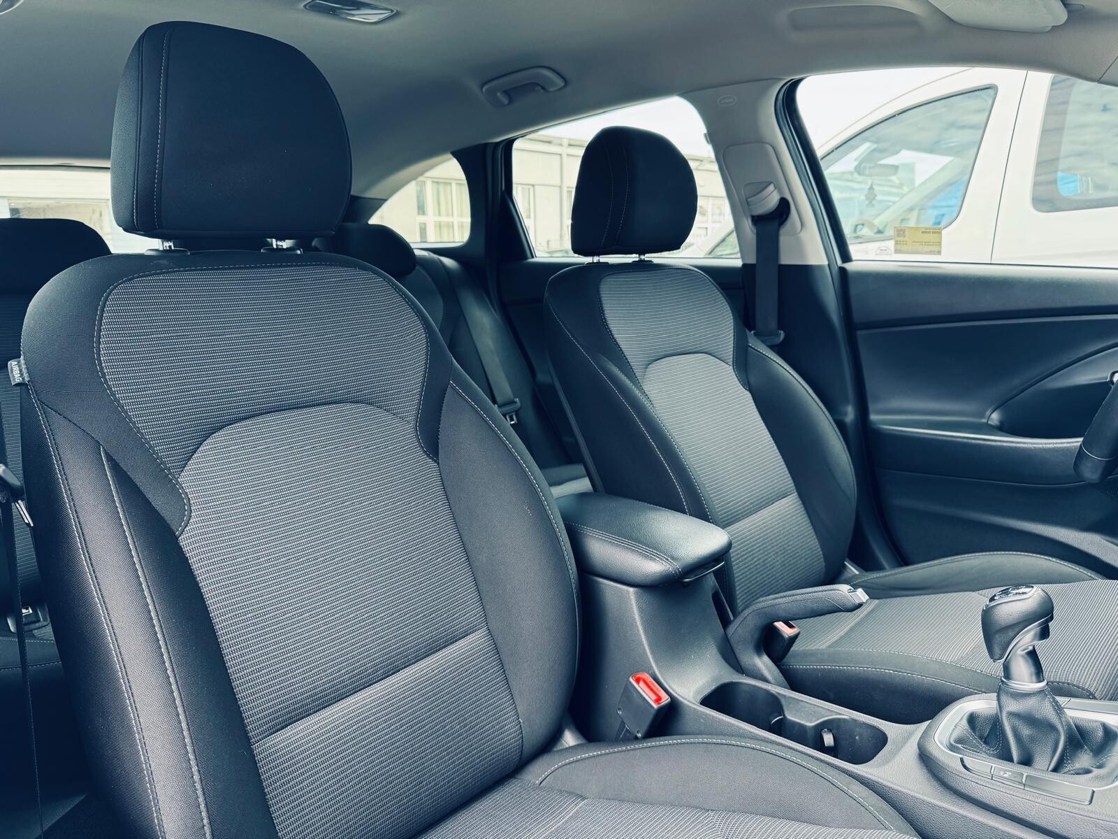 Hyundai i30 - zdjęcie 13
