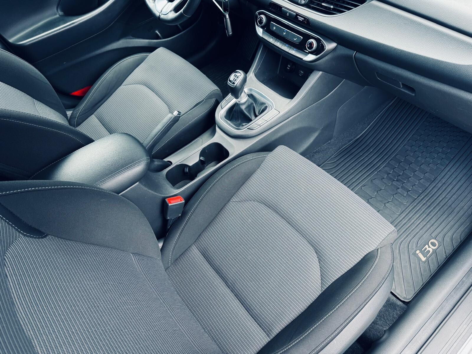 Hyundai i30 - zdjęcie 14