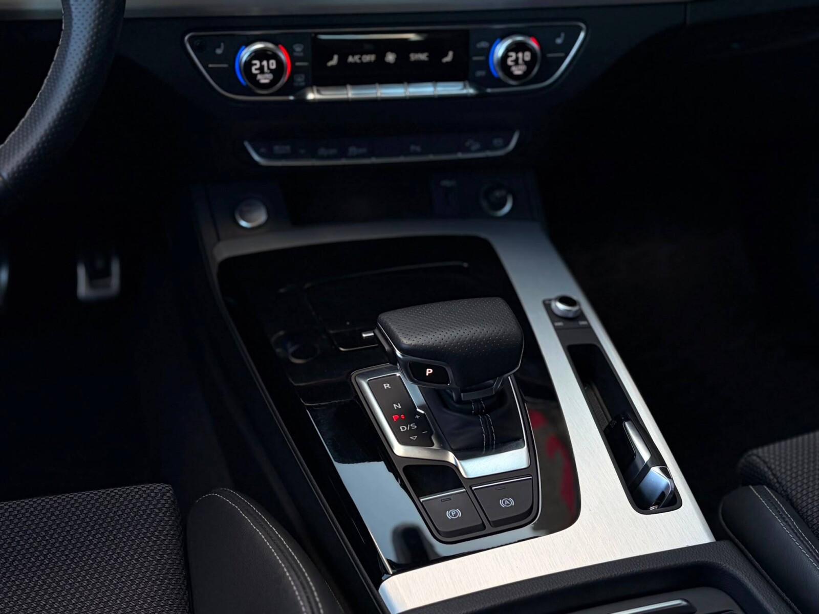 Audi Q5 Sportback - zdjęcie 26