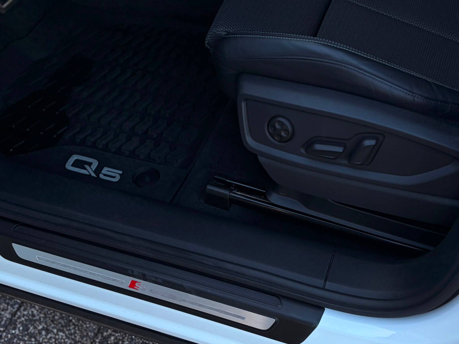 Audi Q5 Sportback - zdjęcie 18