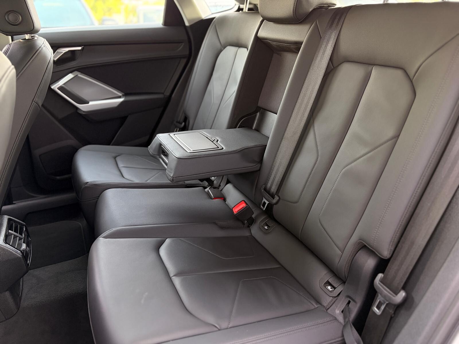 Audi Q3 Sportback - zdjęcie 18