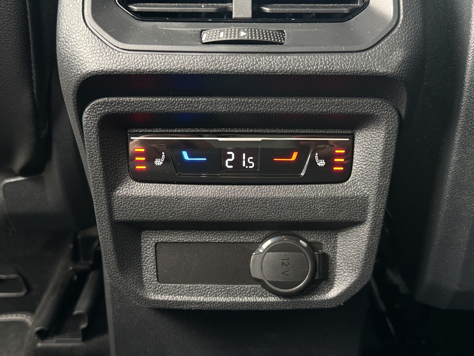 Volkswagen Tiguan - zdjęcie 27