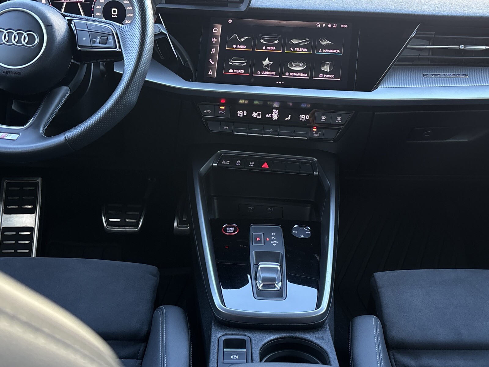 Audi S3 Sportback - zdjęcie 26