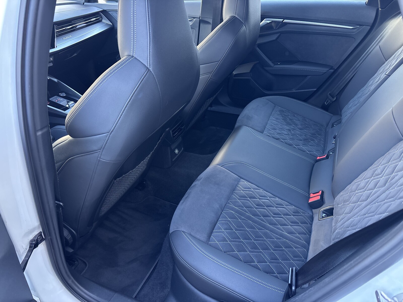 Audi S3 Sportback - zdjęcie 25