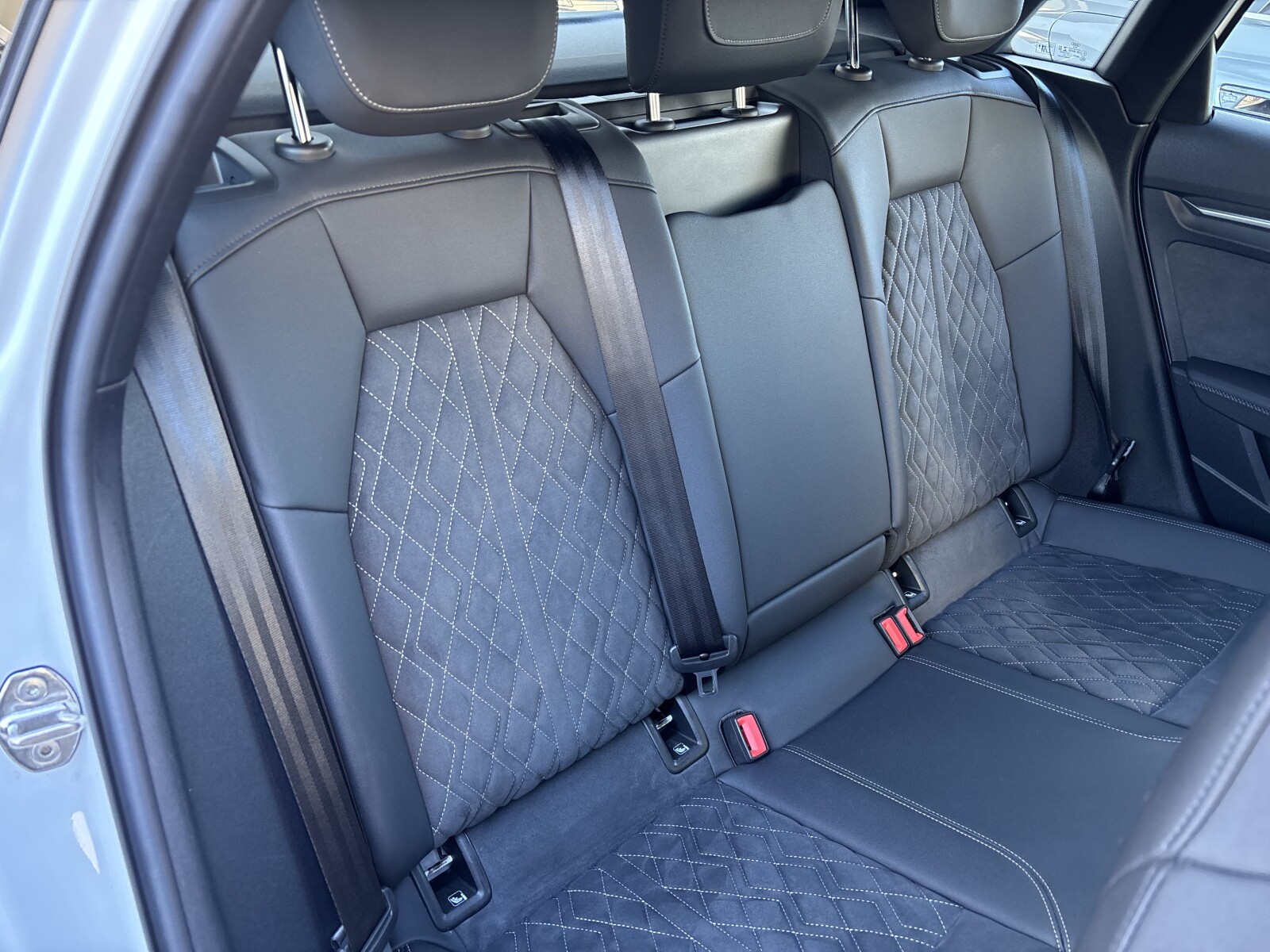 Audi S3 Sportback - zdjęcie 27
