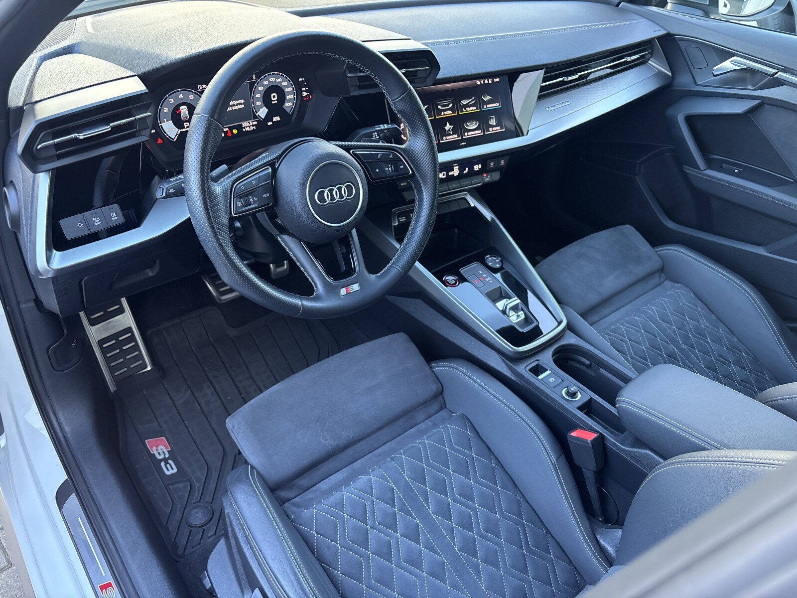 Audi S3 Sportback - zdjęcie 18
