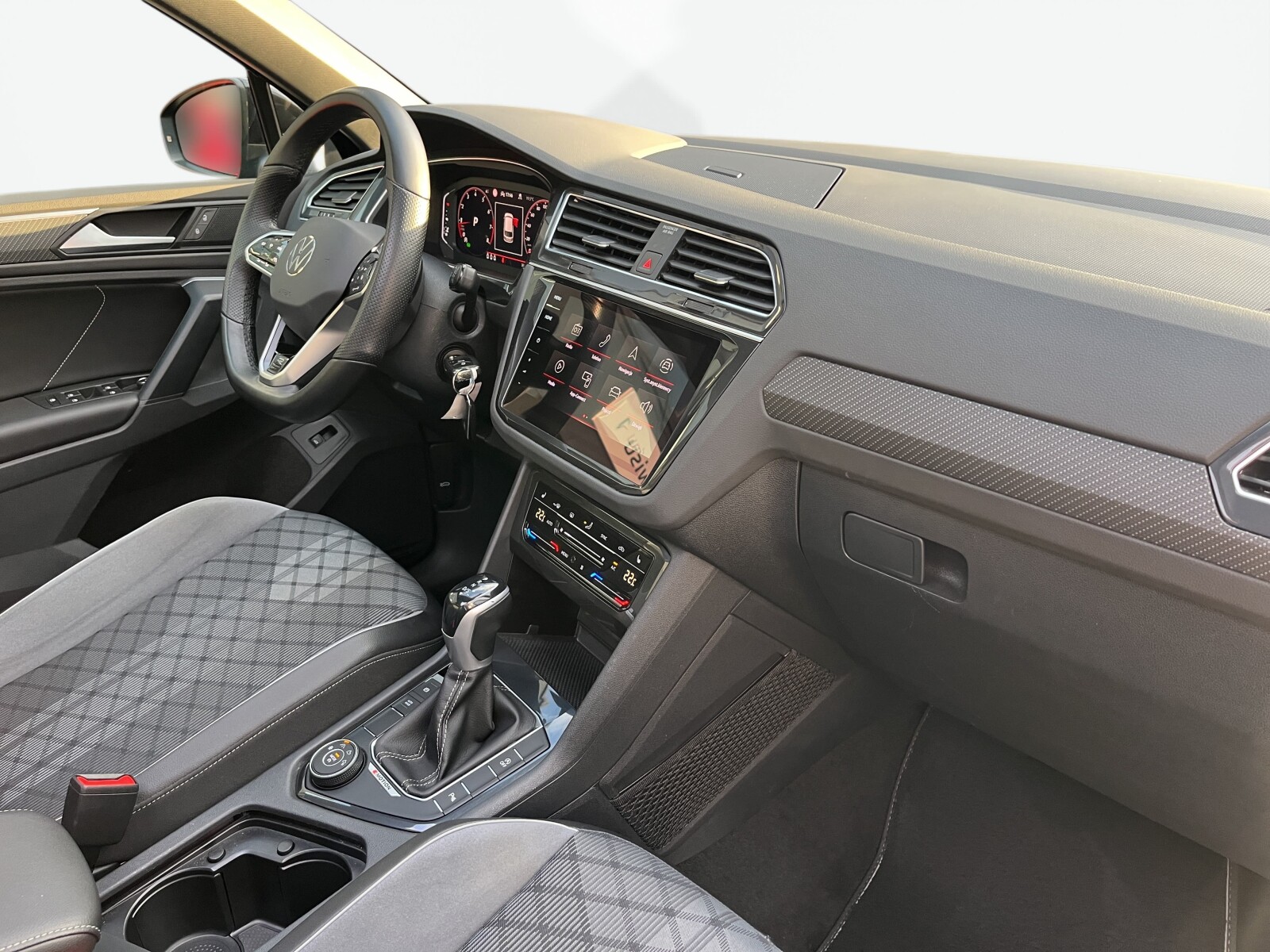 Volkswagen Tiguan - zdjęcie 11
