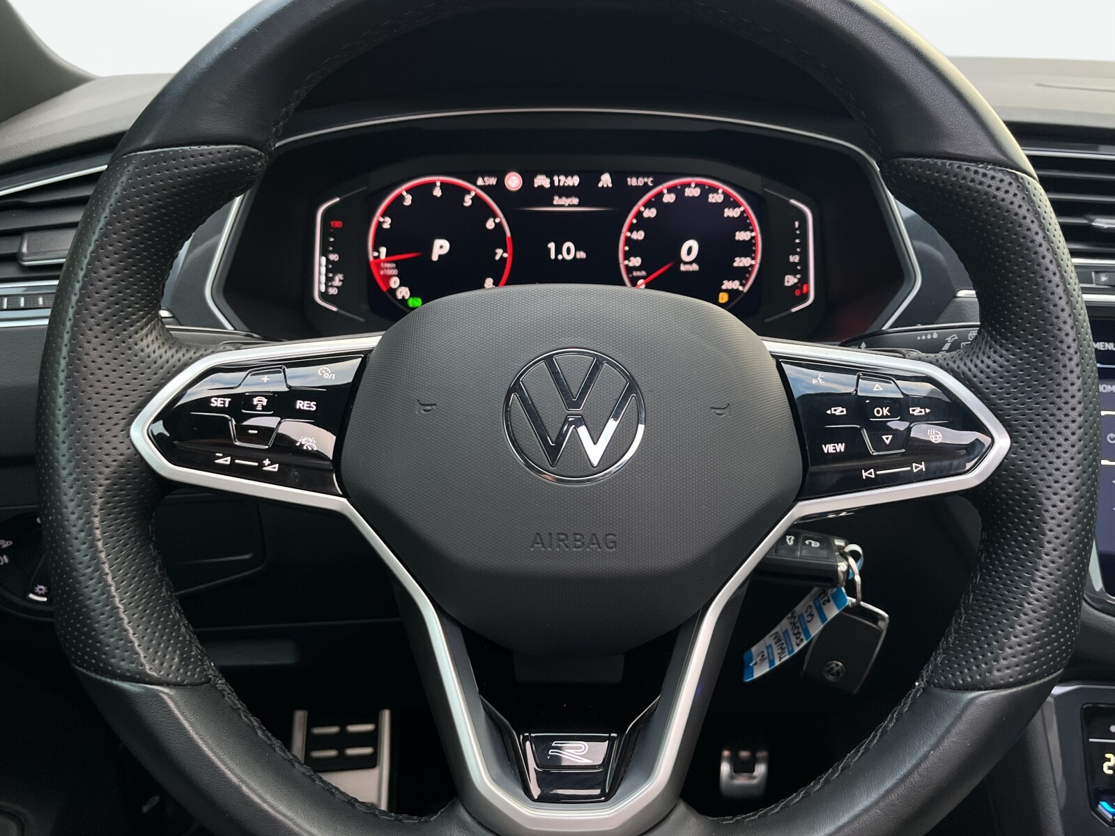 Volkswagen Tiguan - zdjęcie 20