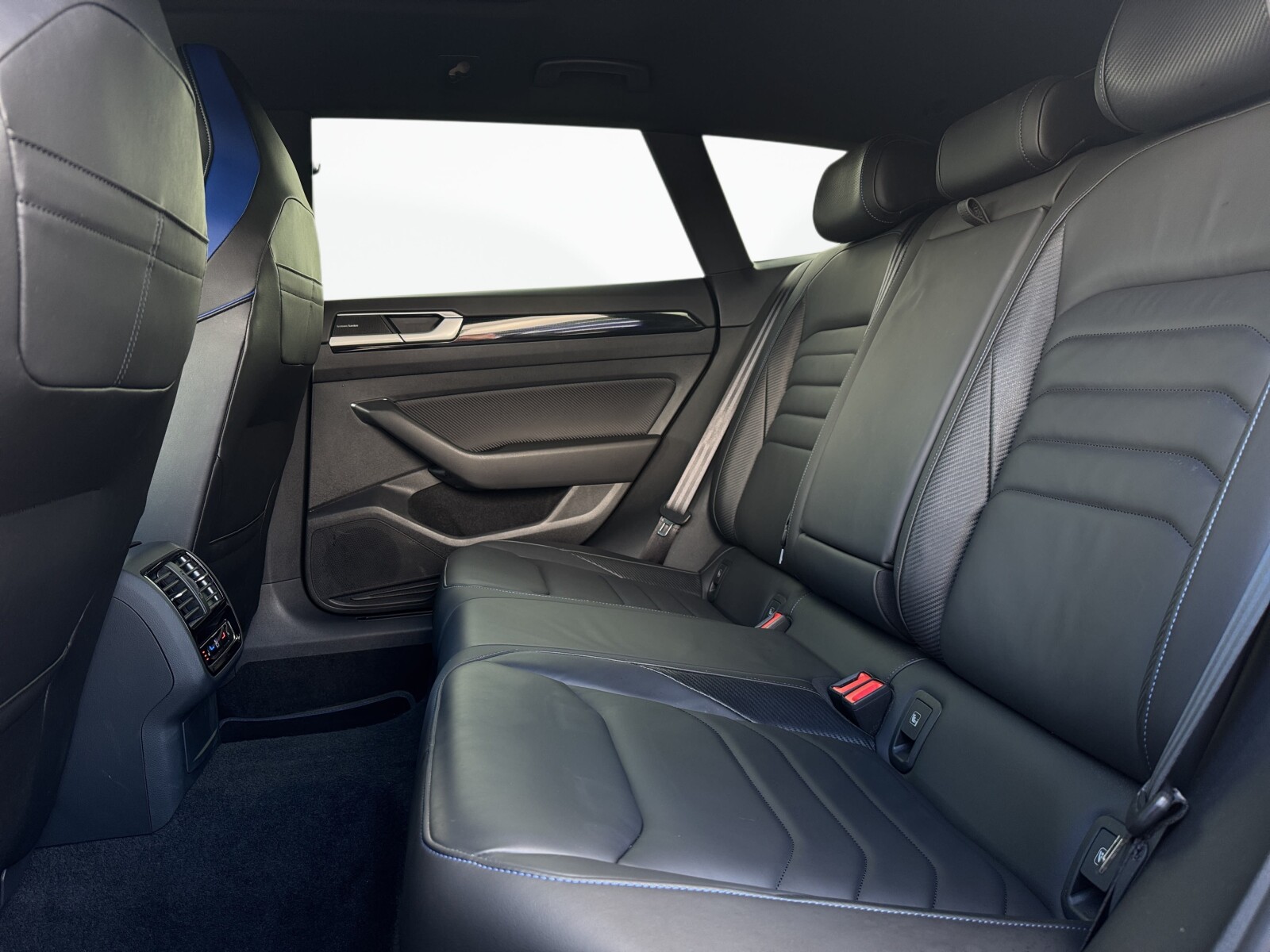 Volkswagen Arteon Shooting Brake - zdjęcie 31