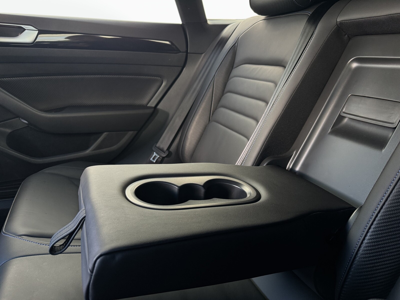 Volkswagen Arteon Shooting Brake - zdjęcie 32