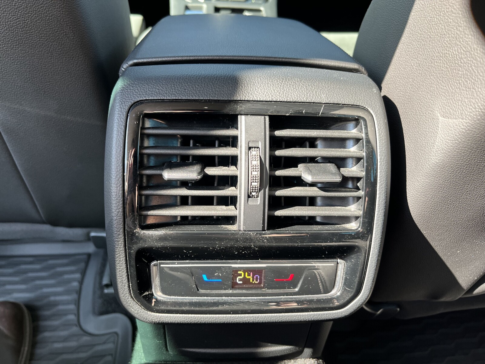 Volkswagen Passat Variant - zdjęcie 14