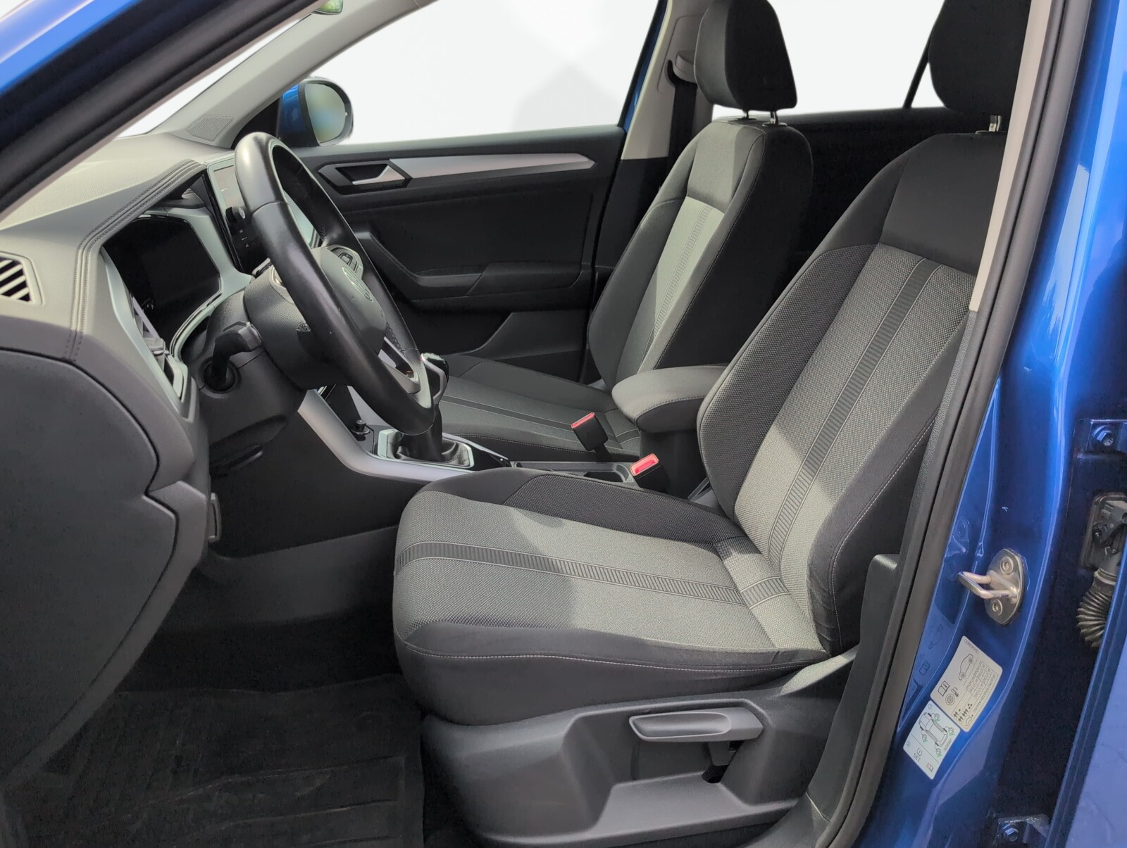 Volkswagen T-Roc - zdjęcie 16