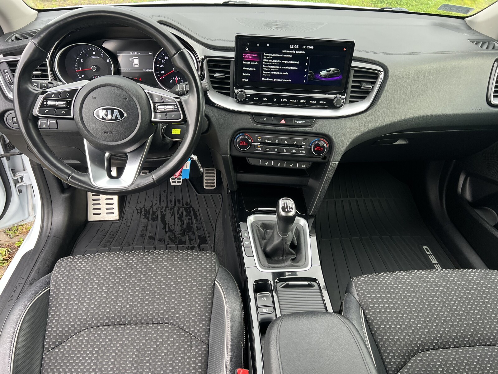 Kia Ceed - zdjęcie 26