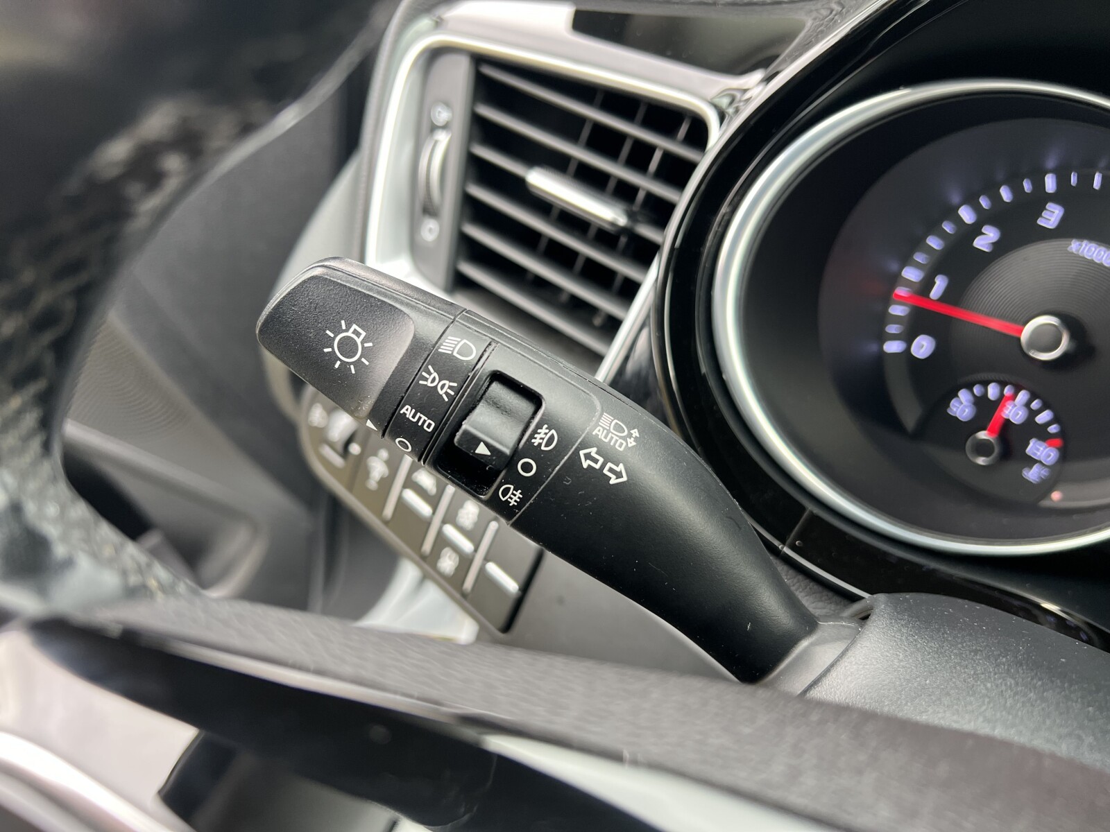 Kia Ceed - zdjęcie 13