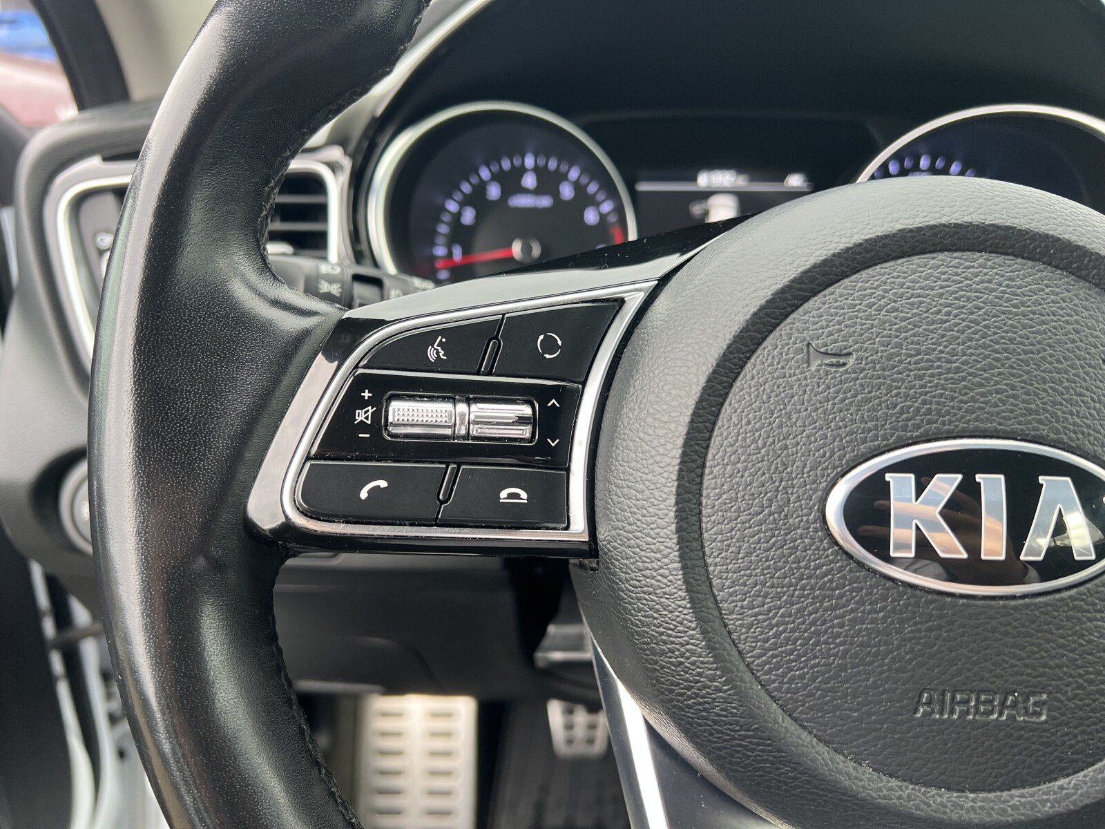 Kia Ceed - zdjęcie 14