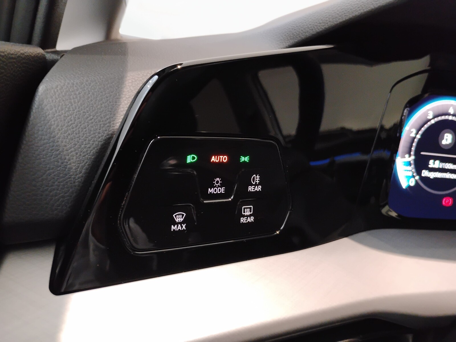 Volkswagen Golf Variant - zdjęcie 26