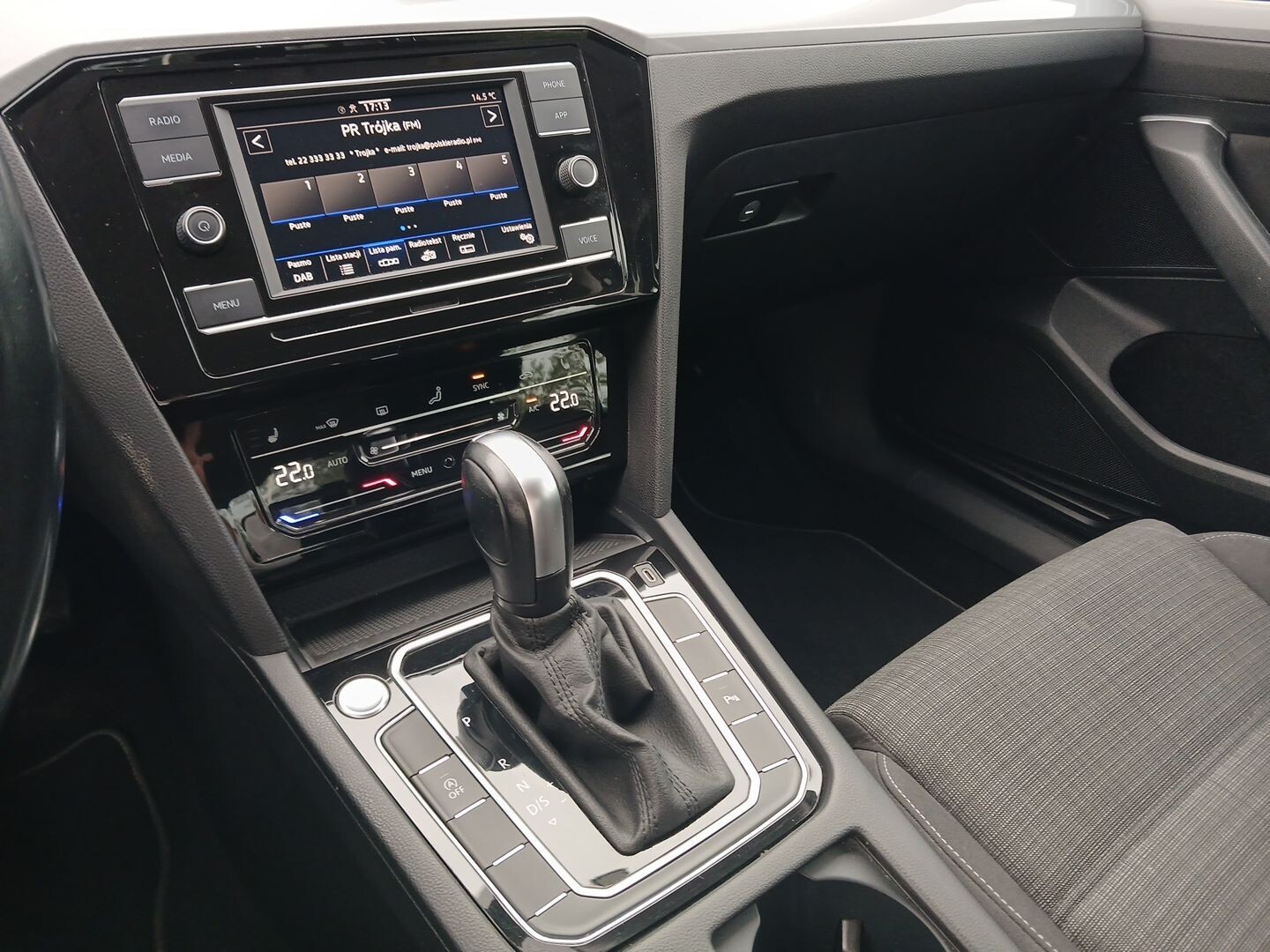 Volkswagen Passat - zdjęcie 15