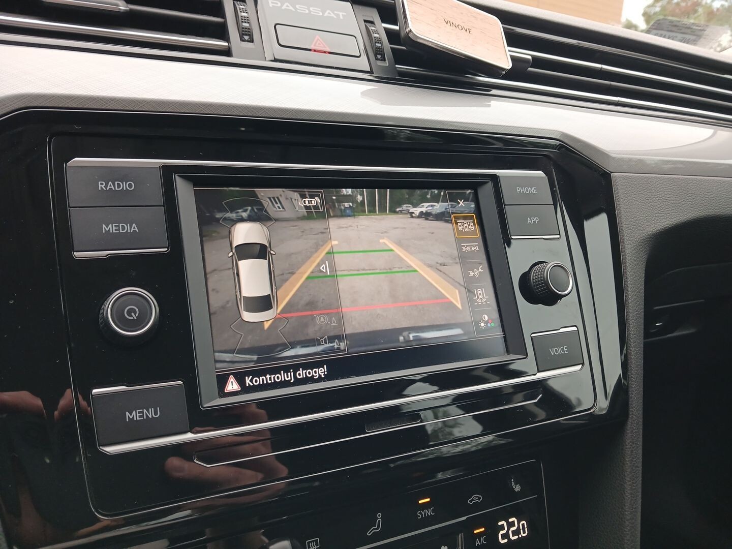 Volkswagen Passat - zdjęcie 18