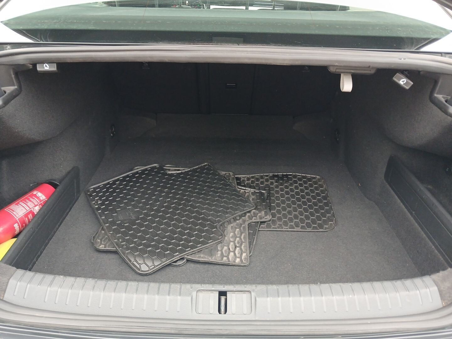 Volkswagen Passat - zdjęcie 17