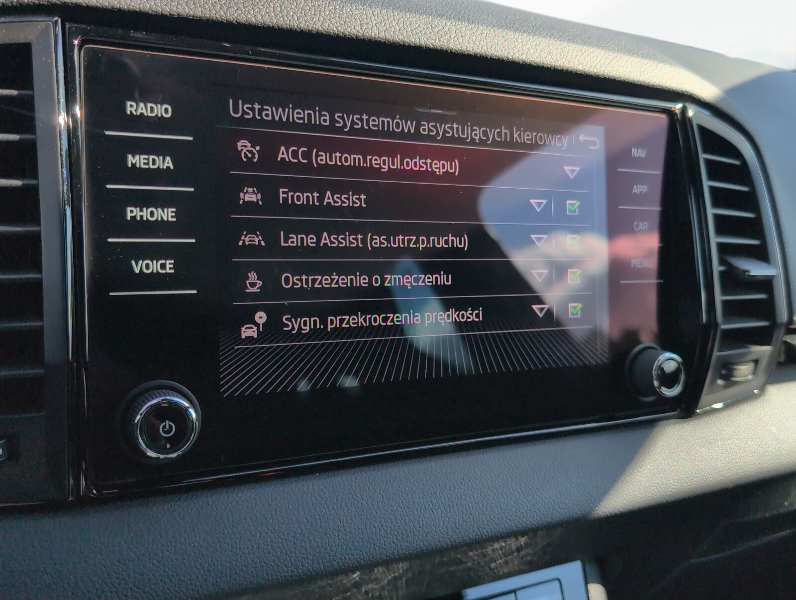 Škoda Karoq - zdjęcie 27