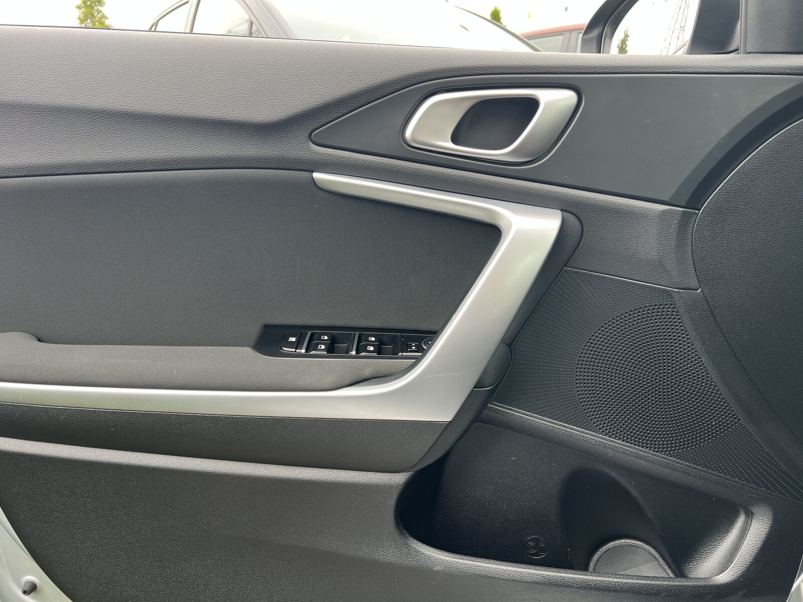 Kia Ceed - zdjęcie 19