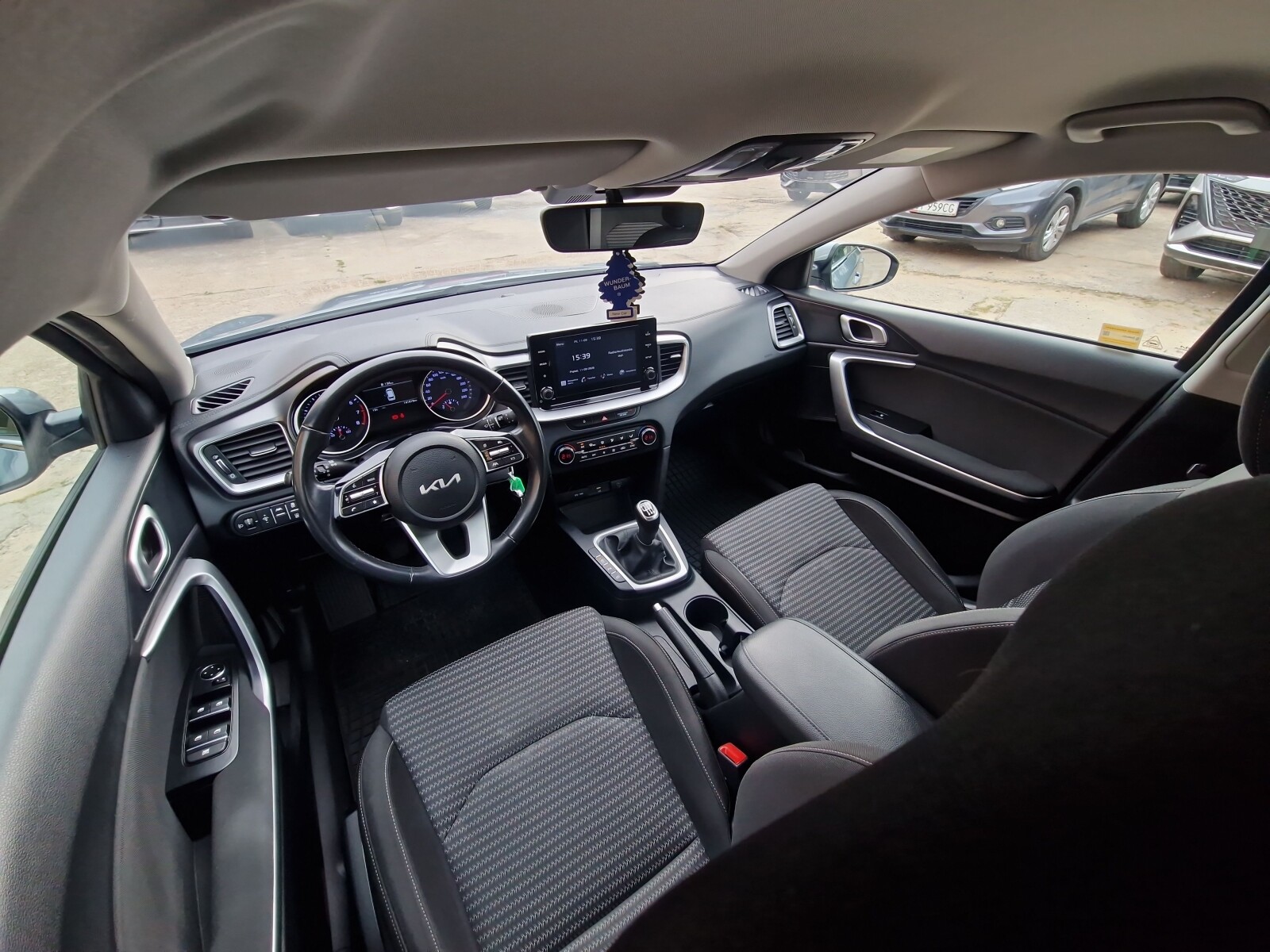 Kia Ceed - zdjęcie 18