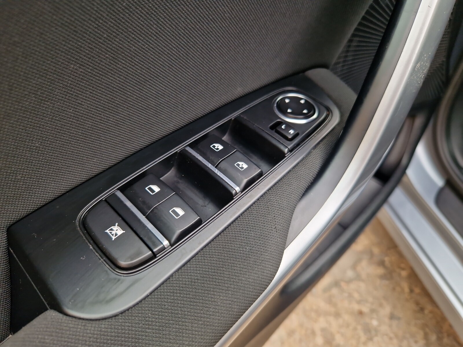 Kia Ceed - zdjęcie 23