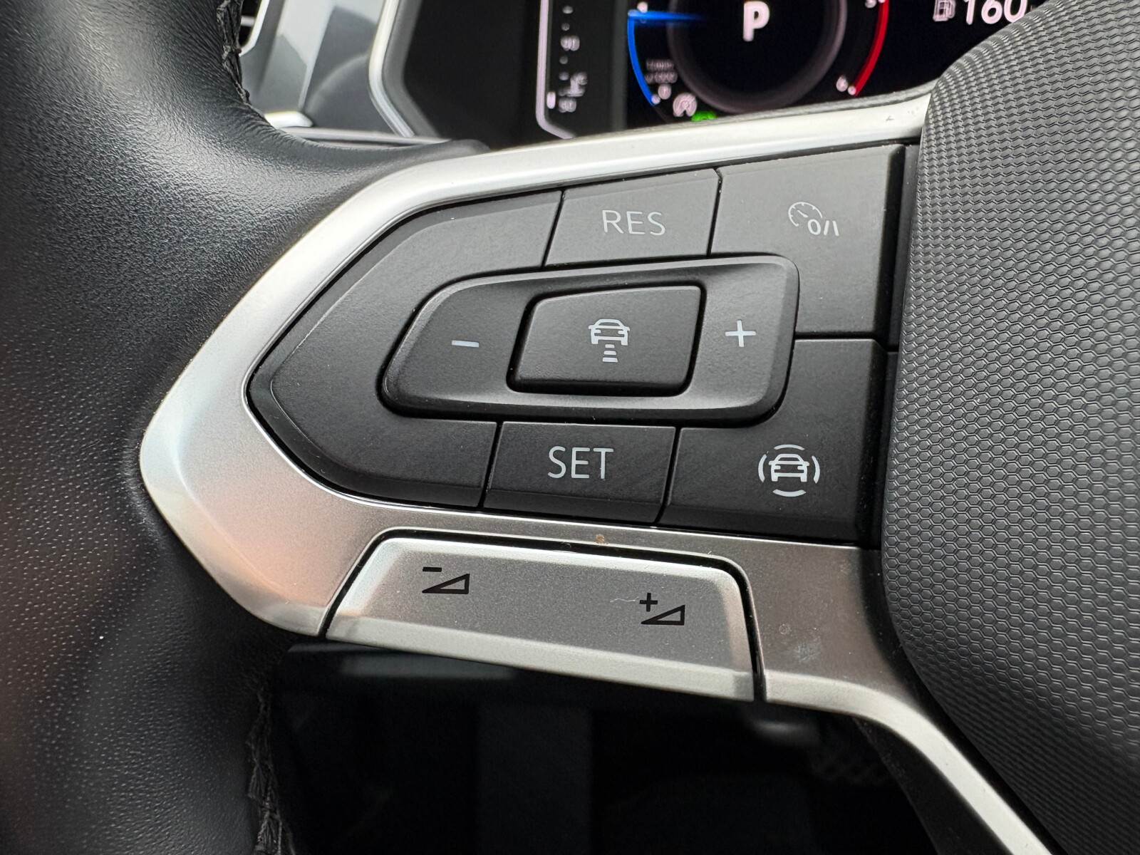 Volkswagen Tiguan Allspace - zdjęcie 24
